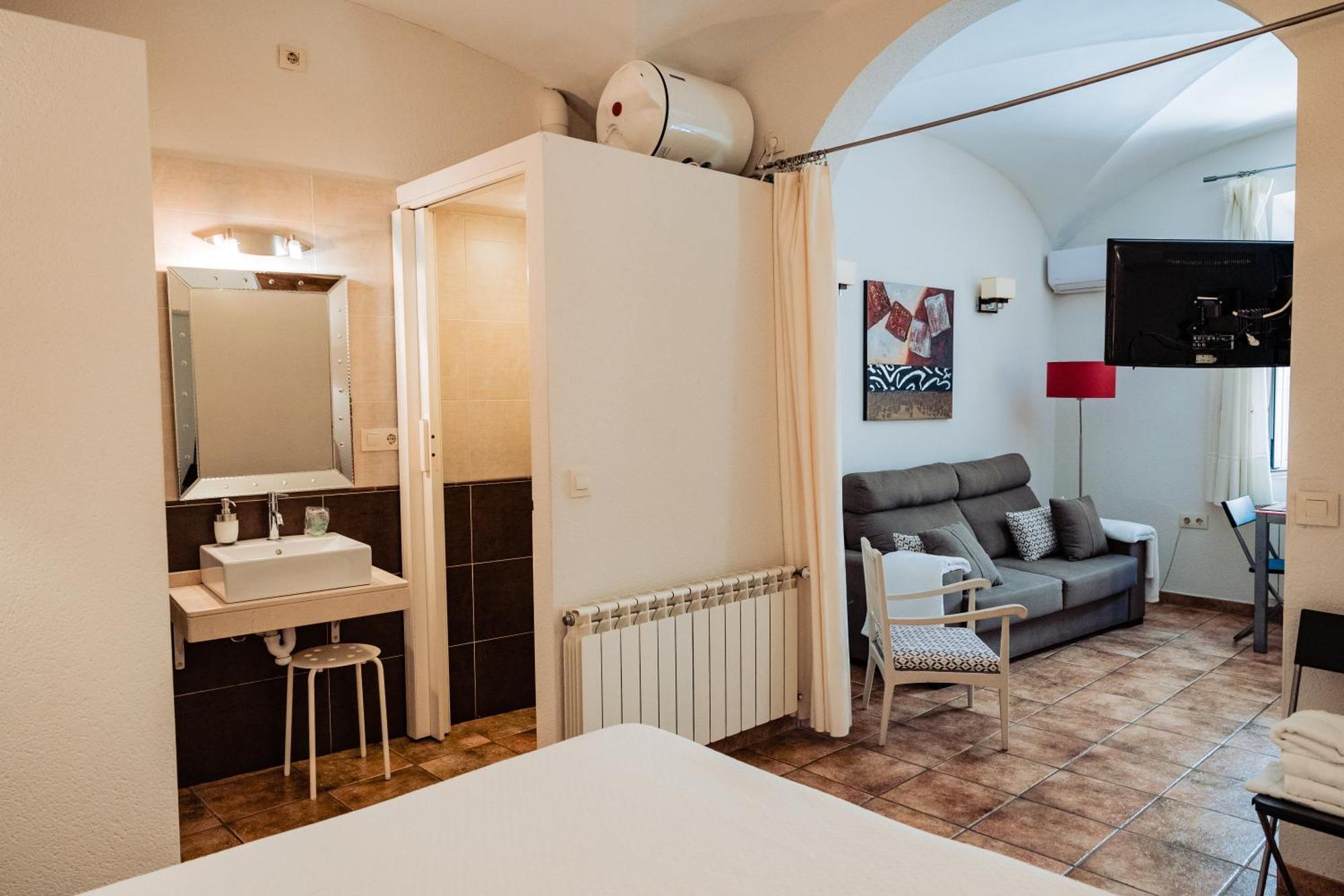 Apartamento Las Avutardas 2 Caceres Exterior photo